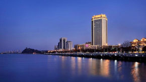 Гостиница Crowne Plaza Zhenjiang, an IHG Hotel  Чжэньцзян